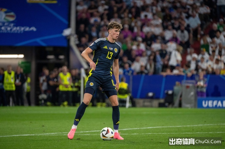 卡利亚里遭,遇克雷莫纳,意甲专家分,世界杯预选赛,2026世界杯,预选赛赛程,球队动态,最新消息