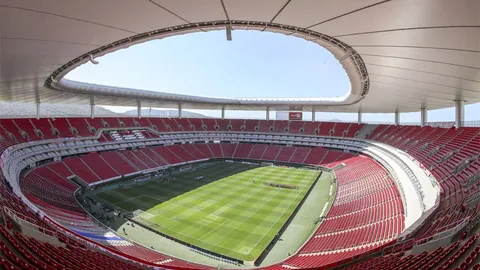 曼城逆转夺冠！两年后击败老对手利物浦，问鼎英超之巅，破解四大魔咒的辉煌篇章！