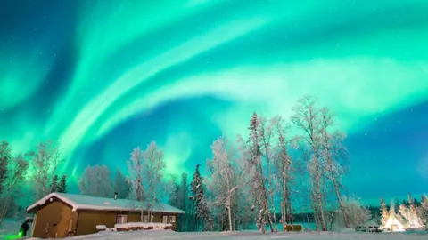 北京女排新主教练履新，季后赛首战告捷